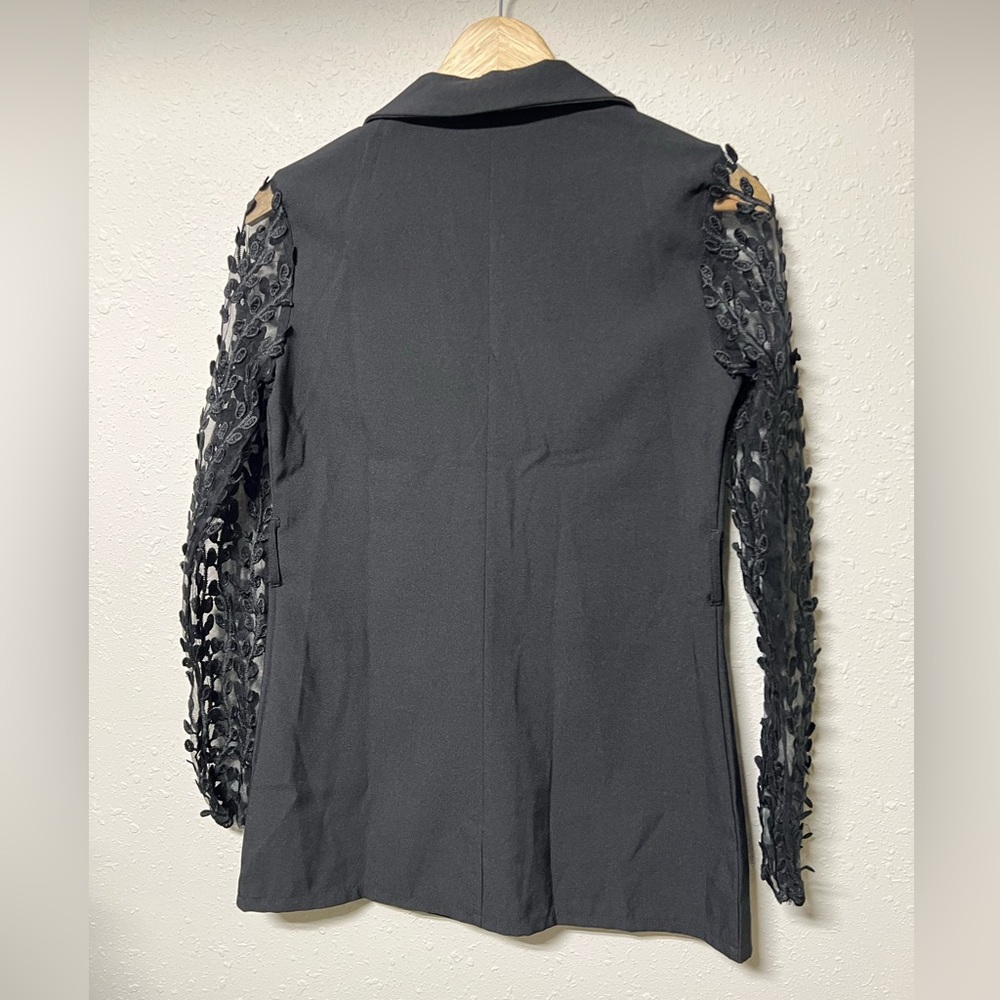 Pretty little thing women’s blazer with lace sleeves - Picture 2 of 5